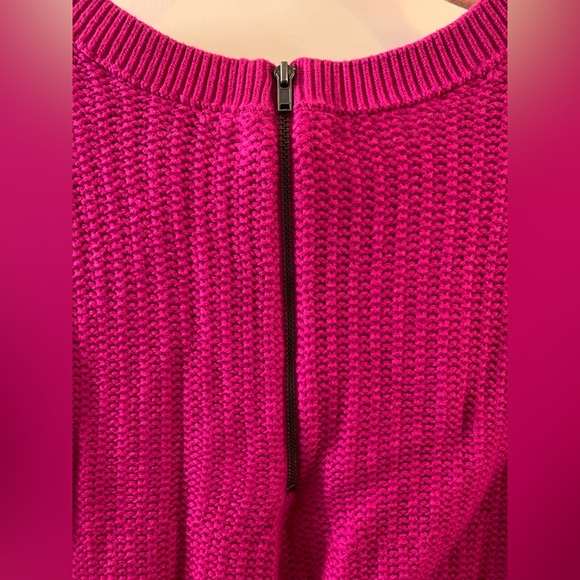 Pink Banana Republic Sweater. Size medium, petite. Back Zipper. - Picture 2 of 7